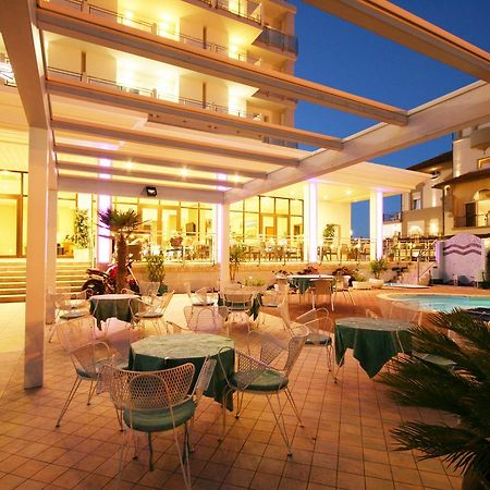 Hotel Excelsior Cattolica Exterior photo